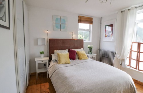 Shelsley Beauchamp Cottage | SUNNINGDALE, family friendly, with open fire in Lower Broadheath