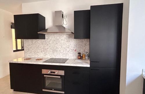 Birgu Apartment | Sunny 2BR apartment in St Julians