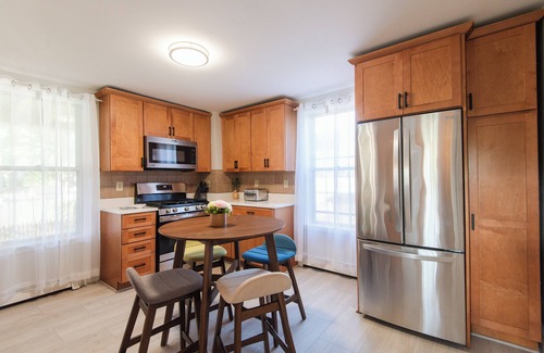 Newport Apartment | Sunny 3 Bed Unit- Broadway neighborhood in Newport