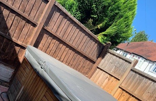 Harborne House | Sunny 4 bedroom house with free parking on site