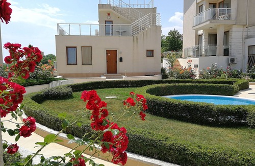Byala Villa | Sunny 4 bedroom villa with sea view and private Spa zone