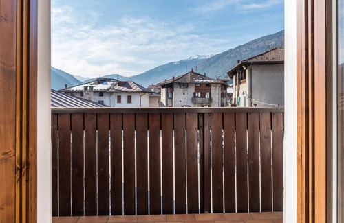 Ragoli Apartment | Sunny apartment in Giuma with mountain views and balcony
