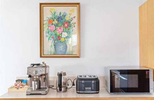 Kingston Beach Villa | Sunny Beach Holiday Home 80A