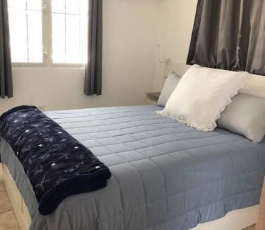 Cangrejo Arriba Apartment | Sunny breeze 2 bed apt airport and beaches are close