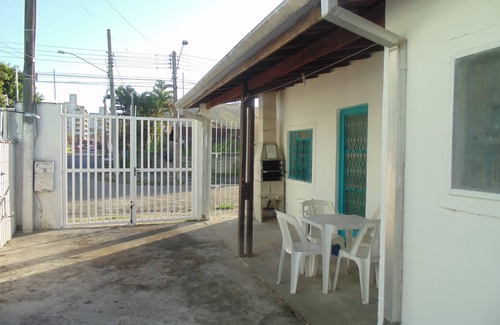 Ipiranga House | Sunny chales-House 1 bedroom - pet ok - Martin Sá Wi Fi - 350 mts beach air cond