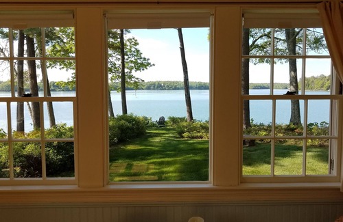 Harpswell Cottage | Sunny Cottage on Private Oceanfront Point