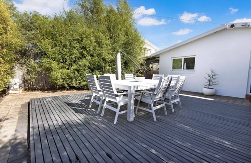 Paynesville House | Sunny Cove - Equipped with everything you need to relax and enjoy the Lakes