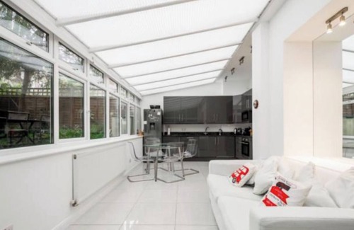 Bayswater Apartment | SUNNY LARGE GARDEN FLAT on KILDARE GARDENS near Paddington station