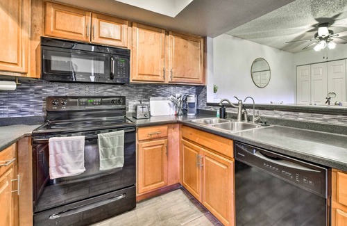Dobson Ranch Condo | Sunny Mesa Abode, 6 Mi to ASU & Aquarium!