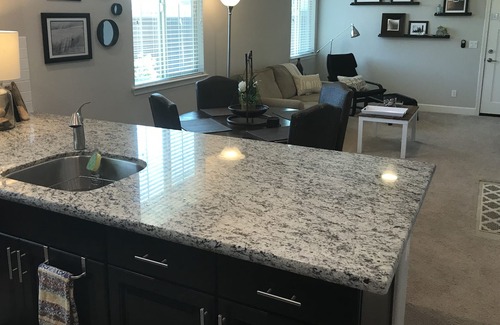 Woodland House | Sunny New “Casita” just 11 minutes to UC Davis