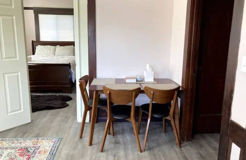 South Berkeley Apartment | Sunny one bedroom apartment in S.Berkeley/Oakland