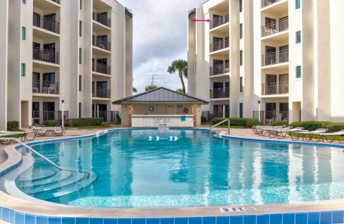 Imperial Heights House | Sunny Ormond Beach SOB Condo Pool No Drive Beach