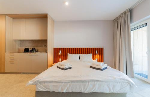 Lukecin Apartment | Sunny Rest in Seashell