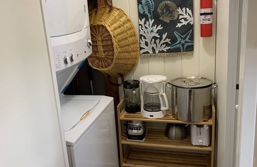 Sagamore Beach House | Sunny Sagamore Getaway—Steps from the Sand