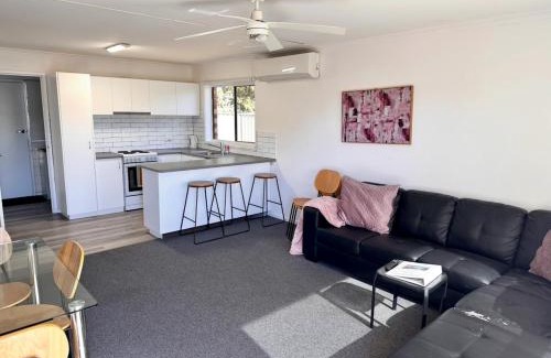 Echuca Hotel | Sunny Shackell - Echuca Moama Holiday Accommodation