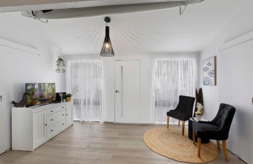 The Entrance North House | Sunny Shores Beach House