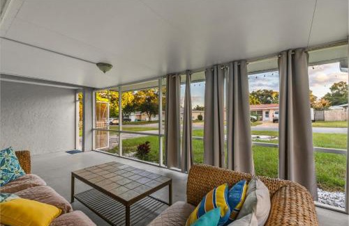 Walsingham House | Sunny Spacious 4BR Comfort Pool