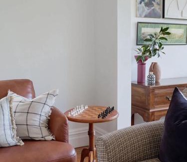 Battery Point Apartment | Sunny spacious three bedroom apartment with views