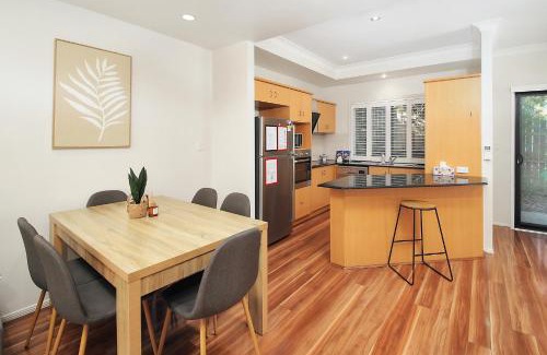 St. Lucia Villa | Sunny St Lucia Stay with 5 Beds & Free Parking