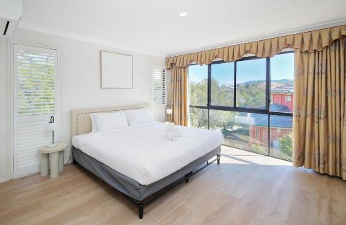 St. Lucia Villa | Sunny St Lucia Stay with 5 Beds & Free Parking