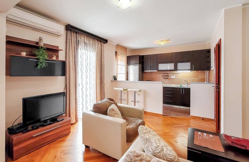 Lazi Apartment | Sunny Three-bedroom apartment