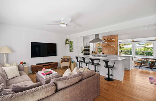 Southside House | Sunny Vista by Rove Travel - Family Home with Heated Pool and Firepit