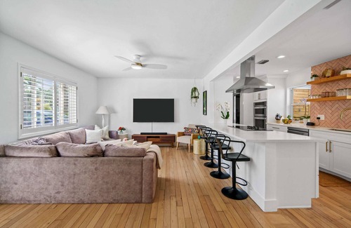 Southside House | Sunny Vista by Rove Travel - Family Home with Heated Pool and Firepit