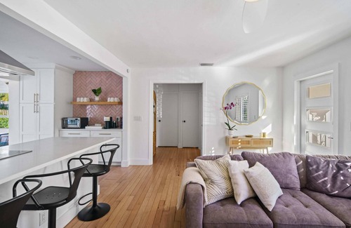 Southside House | Sunny Vista by Rove Travel - Family Home with Heated Pool and Firepit