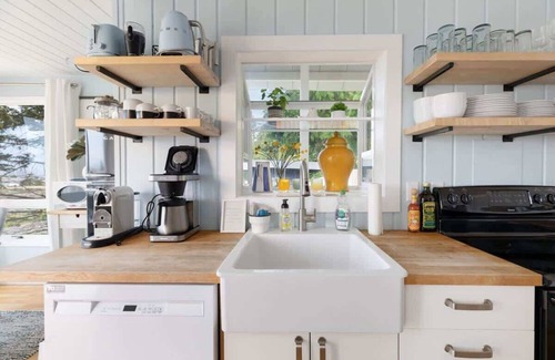 Lagoon Point House | Sunny Whidbey Beach House w/ view of Puget Sound