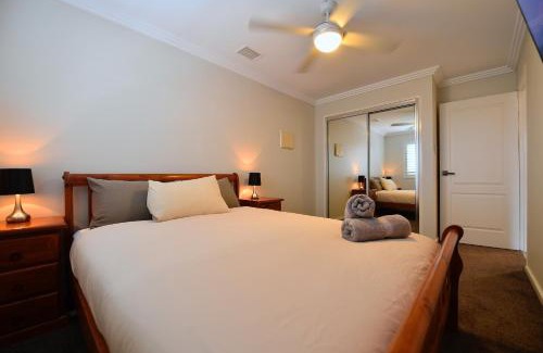 Rockingham Apartment | Sunray on Kent