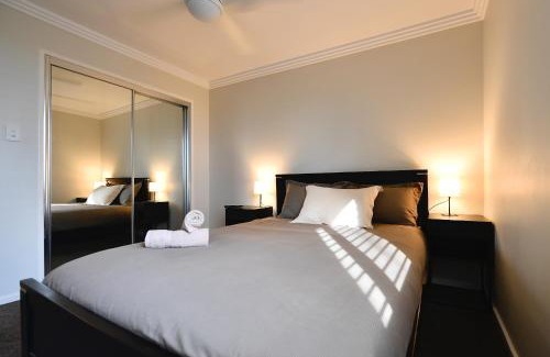 Rockingham Apartment | Sunray on Kent