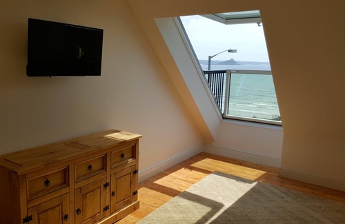 Chysauster Apartment | Sunrise Apartment PZ Fantastic Sea and Harbour Views Luxury Apartment Cornwall