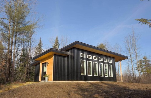 Brooks Cabin | Sunrise Cabin - Super Clean & Solar-powered