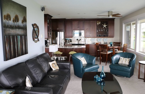 North Oyster Condo | Sunrise Cove Apt at Inn of The Sea | Seaview, pool, hot tub & more