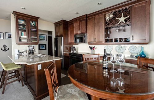 North Oyster Condo | Sunrise Cove Apt at Inn of The Sea | Seaview, pool, hot tub & more