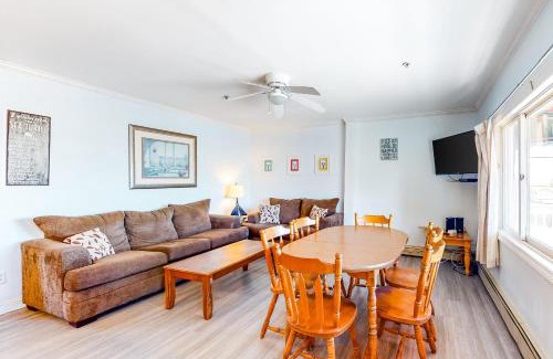 Old Orchard Beach Apartment | Sunrise Deck