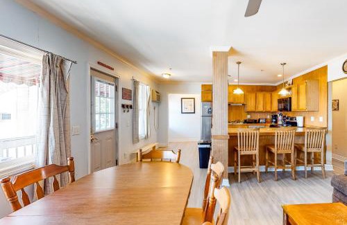 Old Orchard Beach Apartment | Sunrise Deck