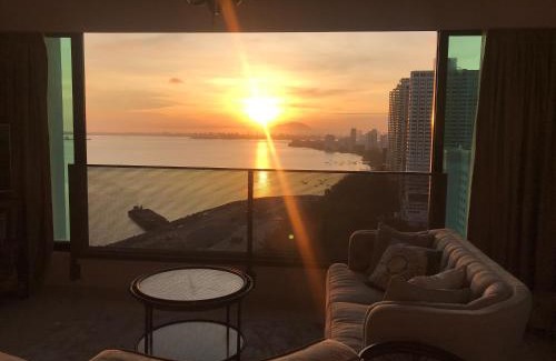 Downtown George Town Apartment | SUNRISE Gurney Seaview Luxury Duplex
