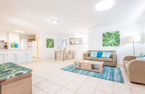 Sunrise Beach House | Sunrise Holiday Home - Space, Style, Comfort & Heated Pool