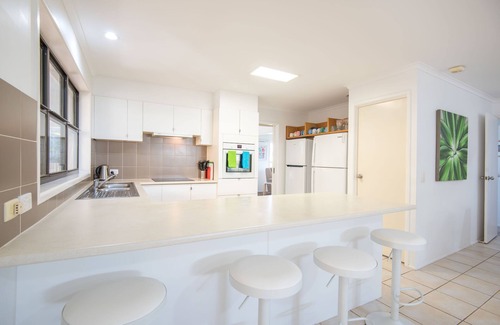 Sunrise Beach House | Sunrise Holiday Home - Space, Style, Comfort & Heated Pool