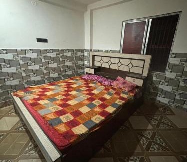 Deoghar Hotel | Sunrise Plaza (ठहरने का उत्तम प्रबंध)