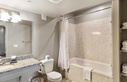 Harbor Village House | Sunrise Resort Room #106