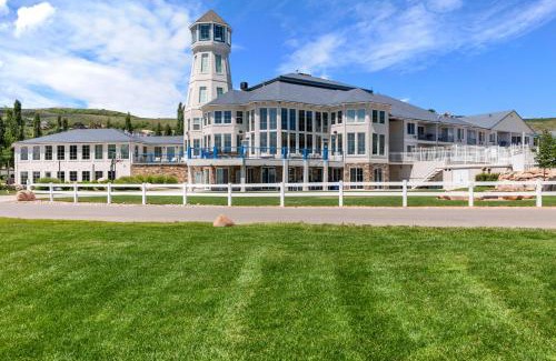 Harbor Village House | Sunrise Resort Room #304