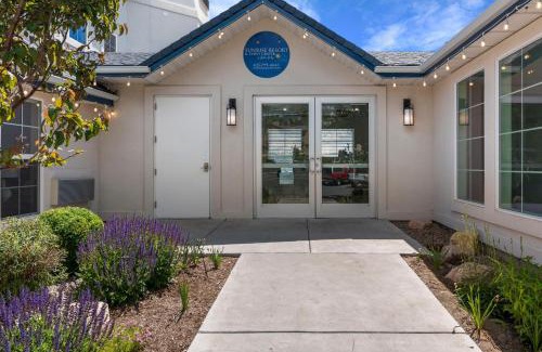 Harbor Village House | Sunrise Resort Room #304