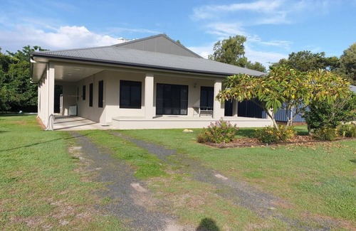 Kurrimine Beach House | Sunrise Sands