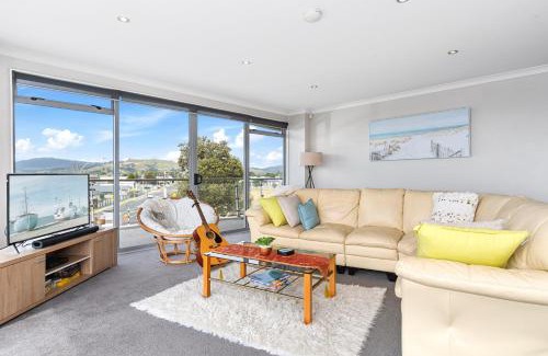 Papamoa Beach Apartment | Sunrise, Seaviews and BBQs-Papamoa Beach Apartment
