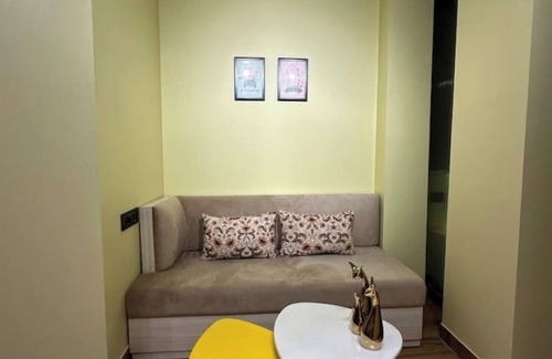 Connaught Place Apartment | Sunrise studio 2
