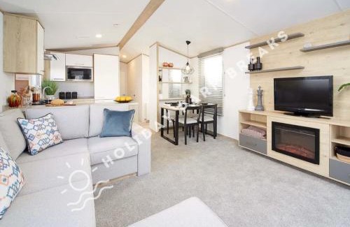 Selsey House | Sunset - A Relaxing Gold 3 bed holiday home at Seal Bay Resort