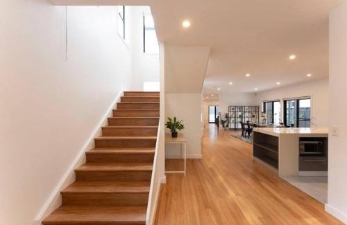 Russell Lea Apartment | Sunset Bay#5 bed Family house Sailing Panorama