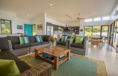 Pupukea House | Sunset Beach. Relax! C&C LT rqmt. compliant. Fixed rental. Parking on-site.
